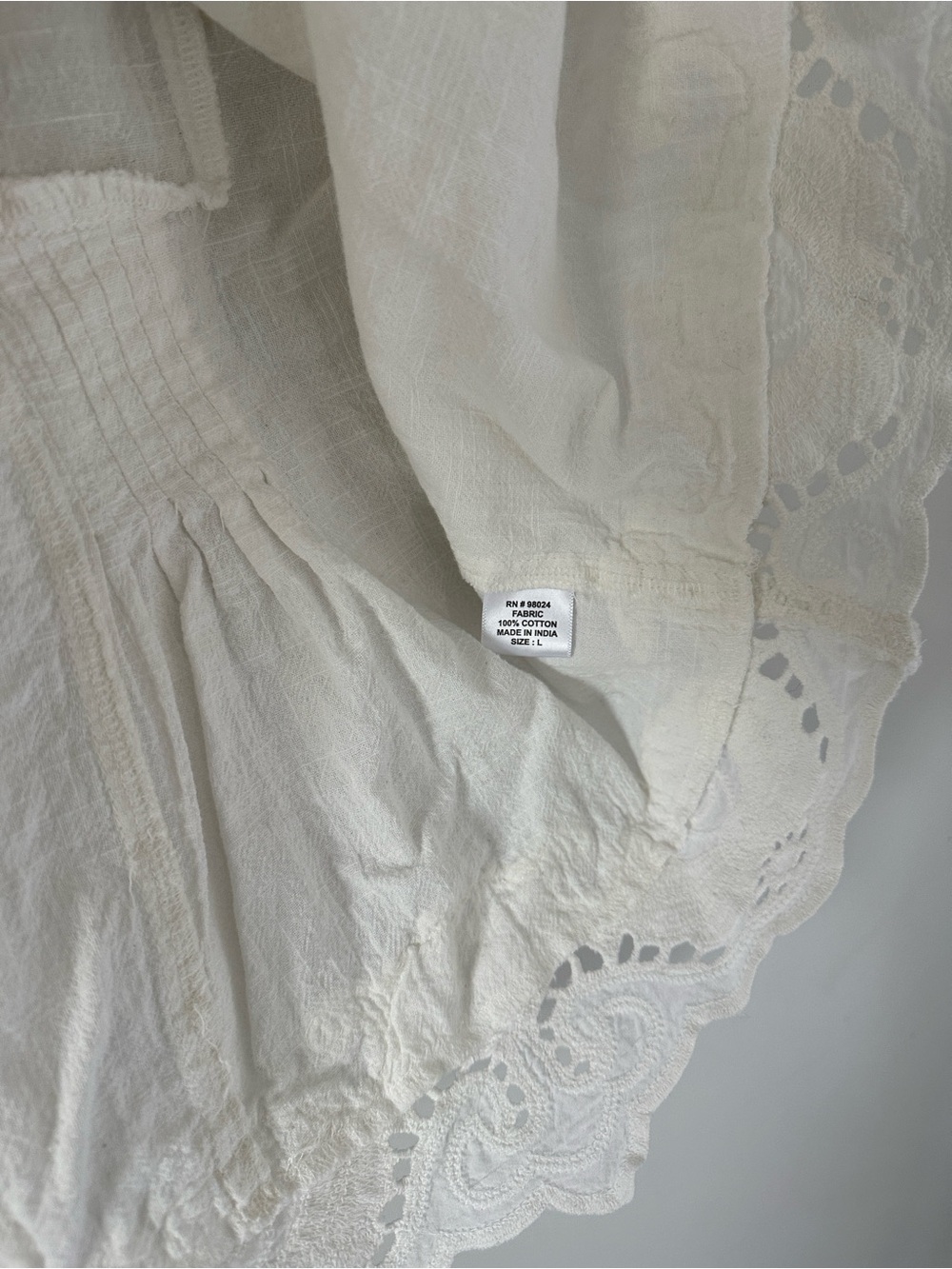 jennifer and grace white eyelet flutter sleeve cotton blouse - Picture 4 of 7